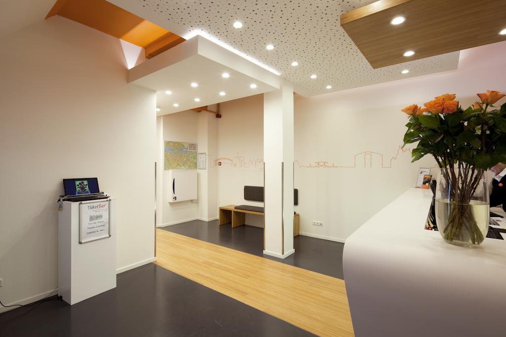 Easyhotel City Centre South 2*